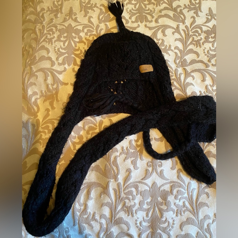 Winter hat with scarf integrated one size